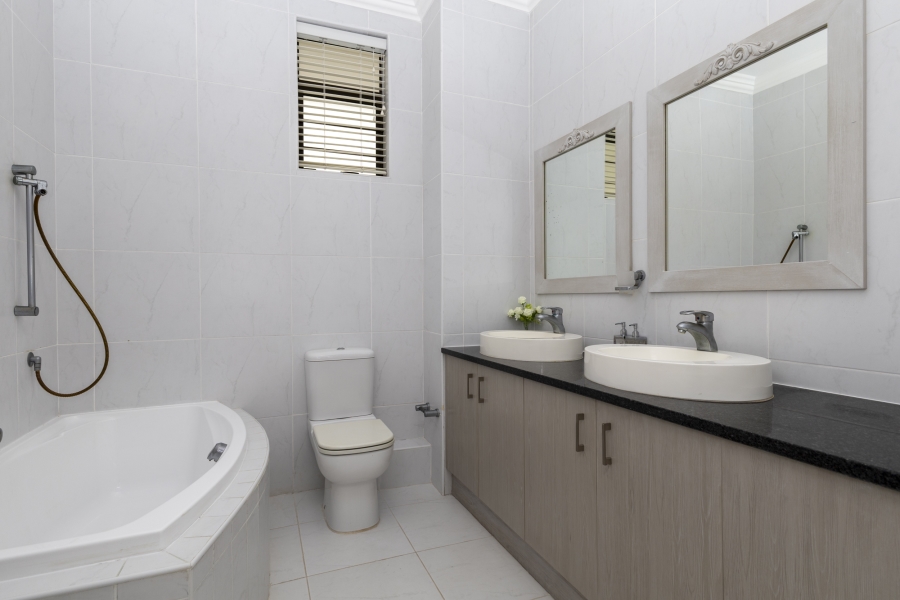 3 Bedroom Property for Sale in West Beach Eastern Cape